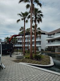 cami&oacute;n gr&uacute;a en Estepona trabajando